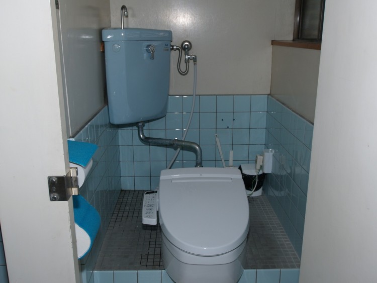 貸事務所の和式トイレを洋式トイレにリフォームしました 浜松市浜北区のリフォームハマニウェルリビング